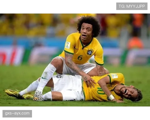 内马尔盛赞罗纳尔多为足球传奇，称其为年轻球员树立典范