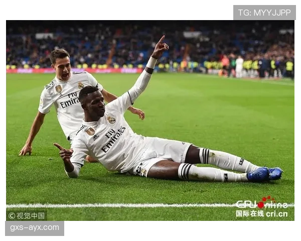 从街头球场到伯纳乌闪耀:维尼修斯状态回暖背后的成长蜕变 从街头球场到伯纳乌闪耀:维尼修斯状态回暖背后的成长蜕变