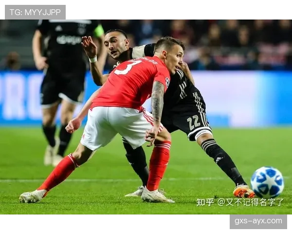 阿贾克斯关键比赛能力受到检验，近期表现不佳对赛季走势形成制约